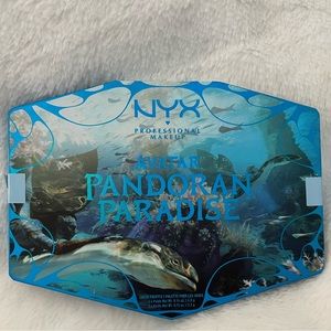 Limited edition 6-pan cheek palette inspired by Avatar: The Way of Water